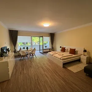 New Renovated And Near Centrum Lübeck